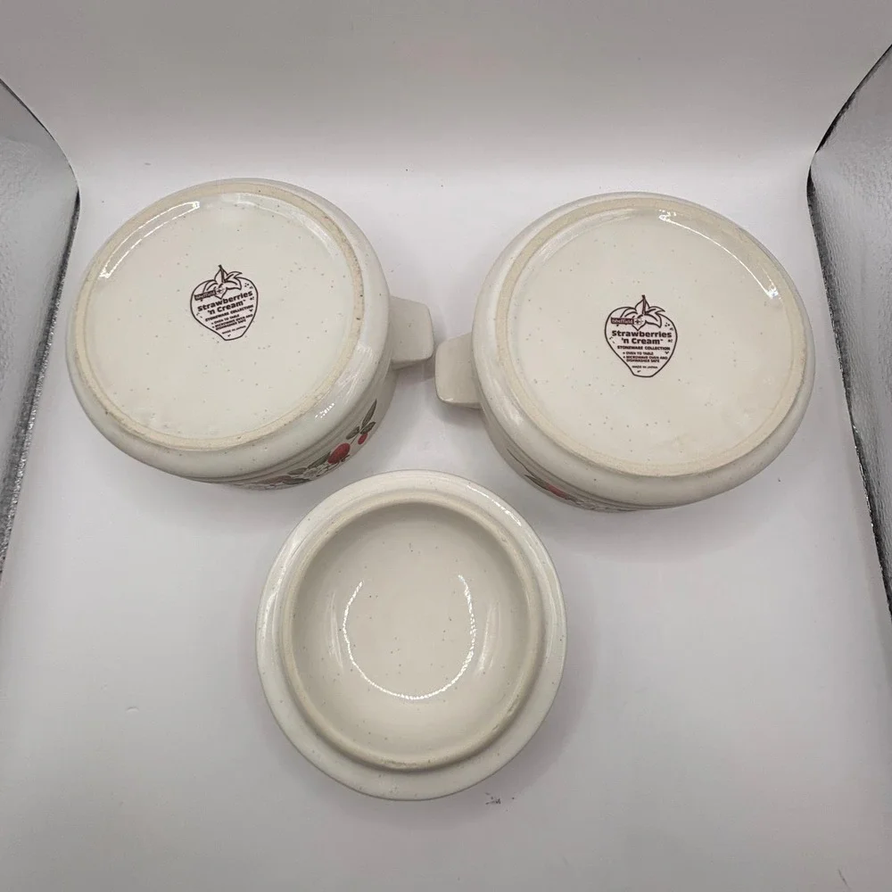 Vtg Sheffield Strawberries n‎ Cream Stoneware Lidded Soup Bowls Set of 2 Japan